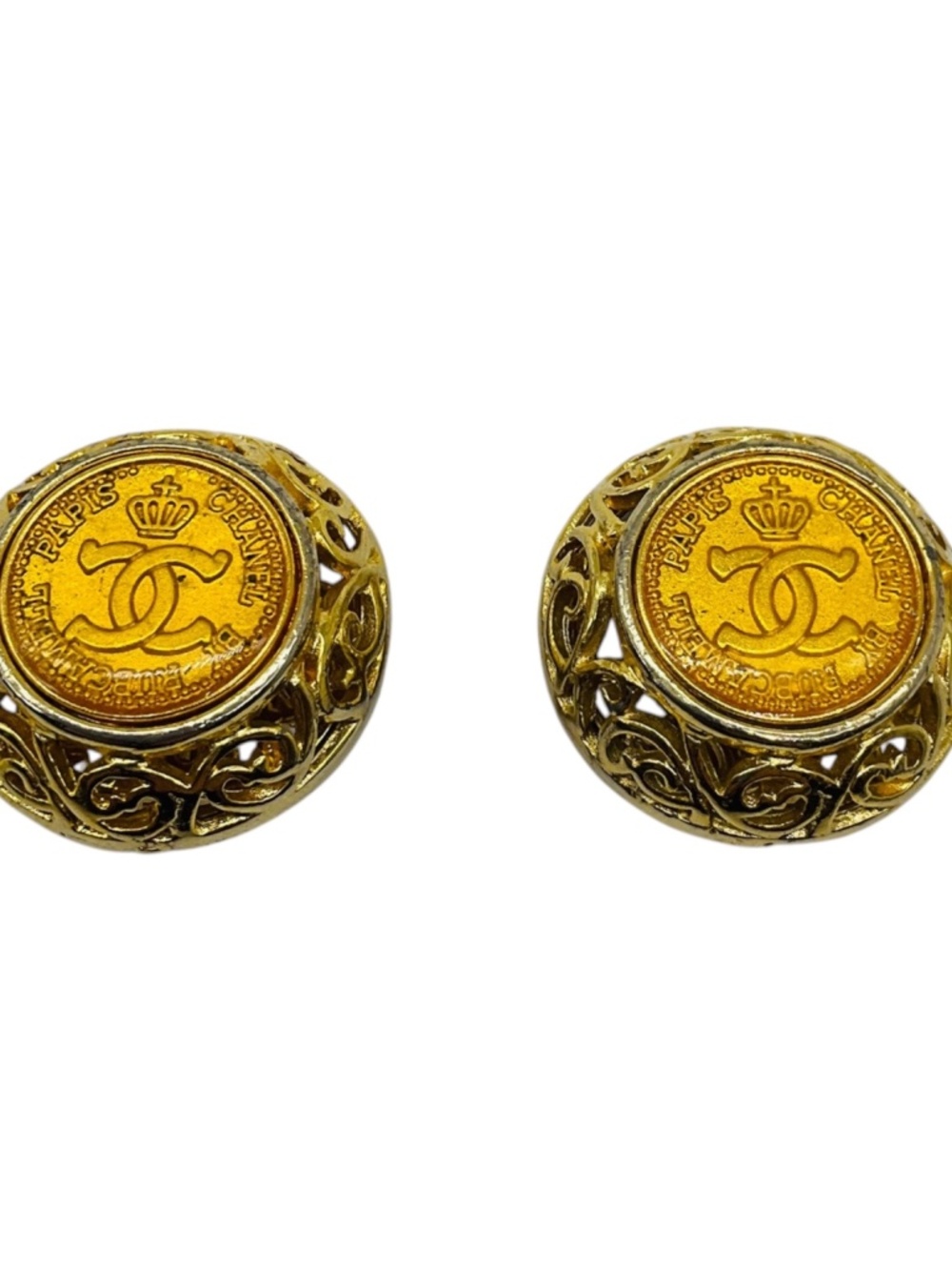 CHANEL VINTAGE GOLD ENAMELED CC LOGO CLIP ON EARRINGS